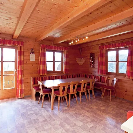 Cozy Near The Area Apartment