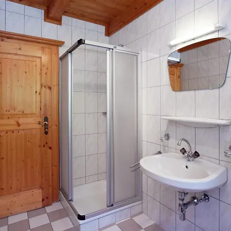 Cozy Near The Area Apartment *